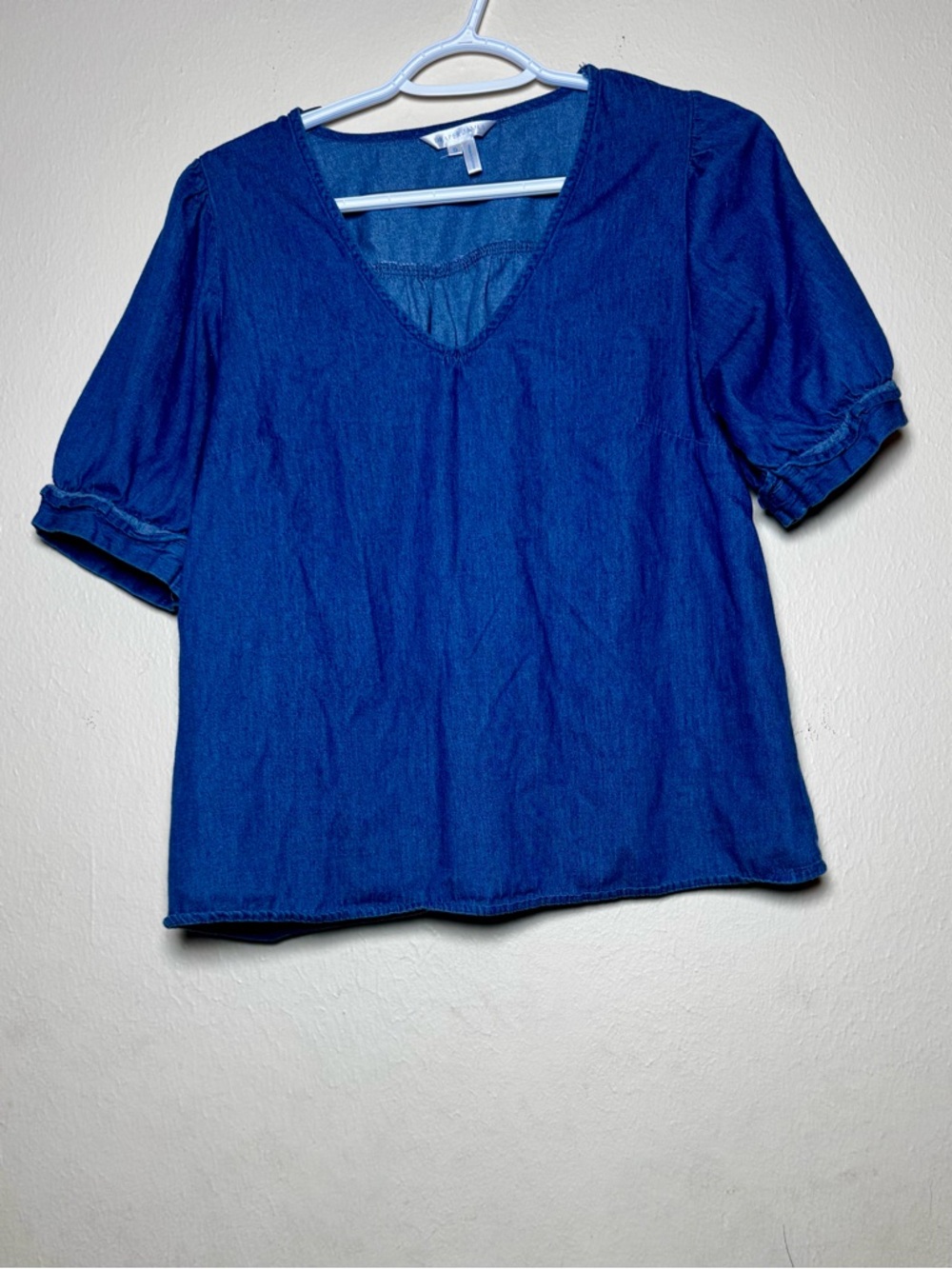 Draper James Chambray Blouse – Puff Sleeve Top